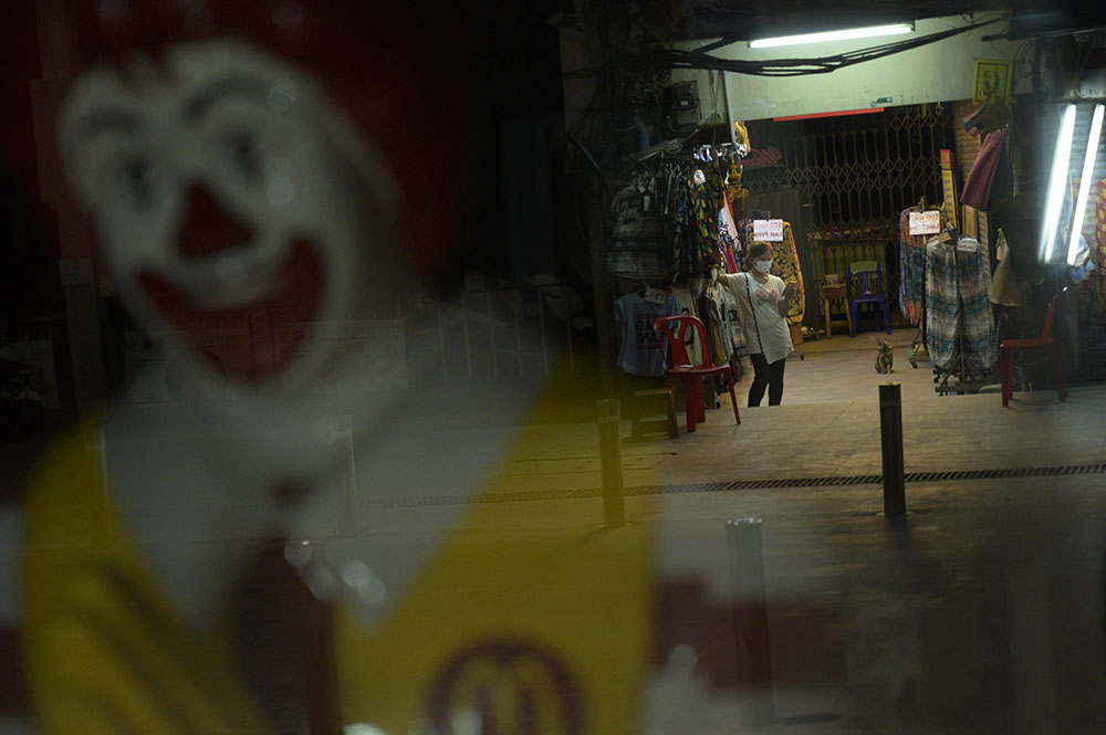 Dark Night Photos Capture Death Of Bangkok S Nightlife In Pandemic