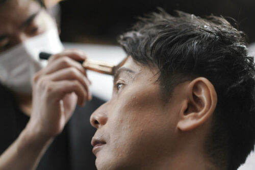 Japanese Businessmen Brighten Makeup Industry Amid Pandemic