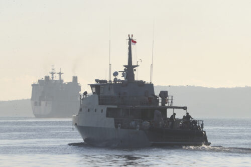 An Indonesian navy patrol ship sails to join the search for submarine KRI Nanggala that went missing while participating in a training exercise on Wednesday, off Banyuwangi, East Java, Indonesia, Saturday, April 24, 2021. Photo: Achmad Ibrahim / AP