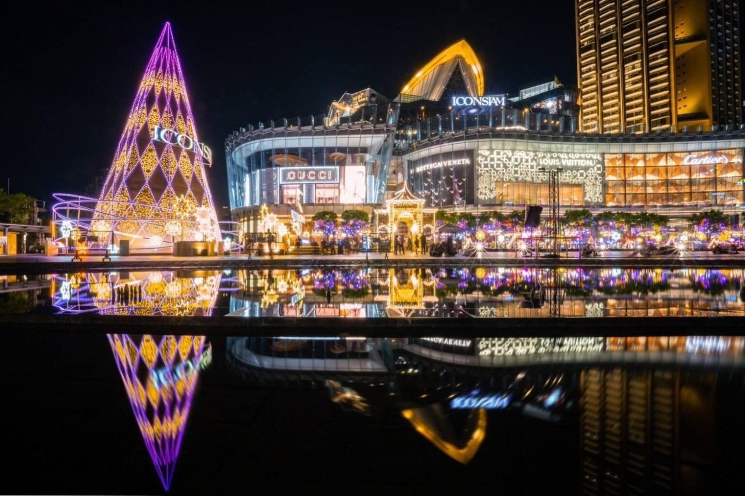 Celebrating the 5th Anniversary of ICONSIAM With a Christmas Tree