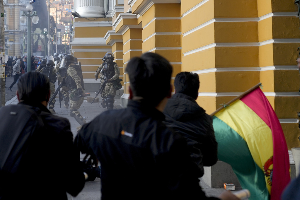 Military Flees Bolivia Government Palace After Coup Attempt Fails ...