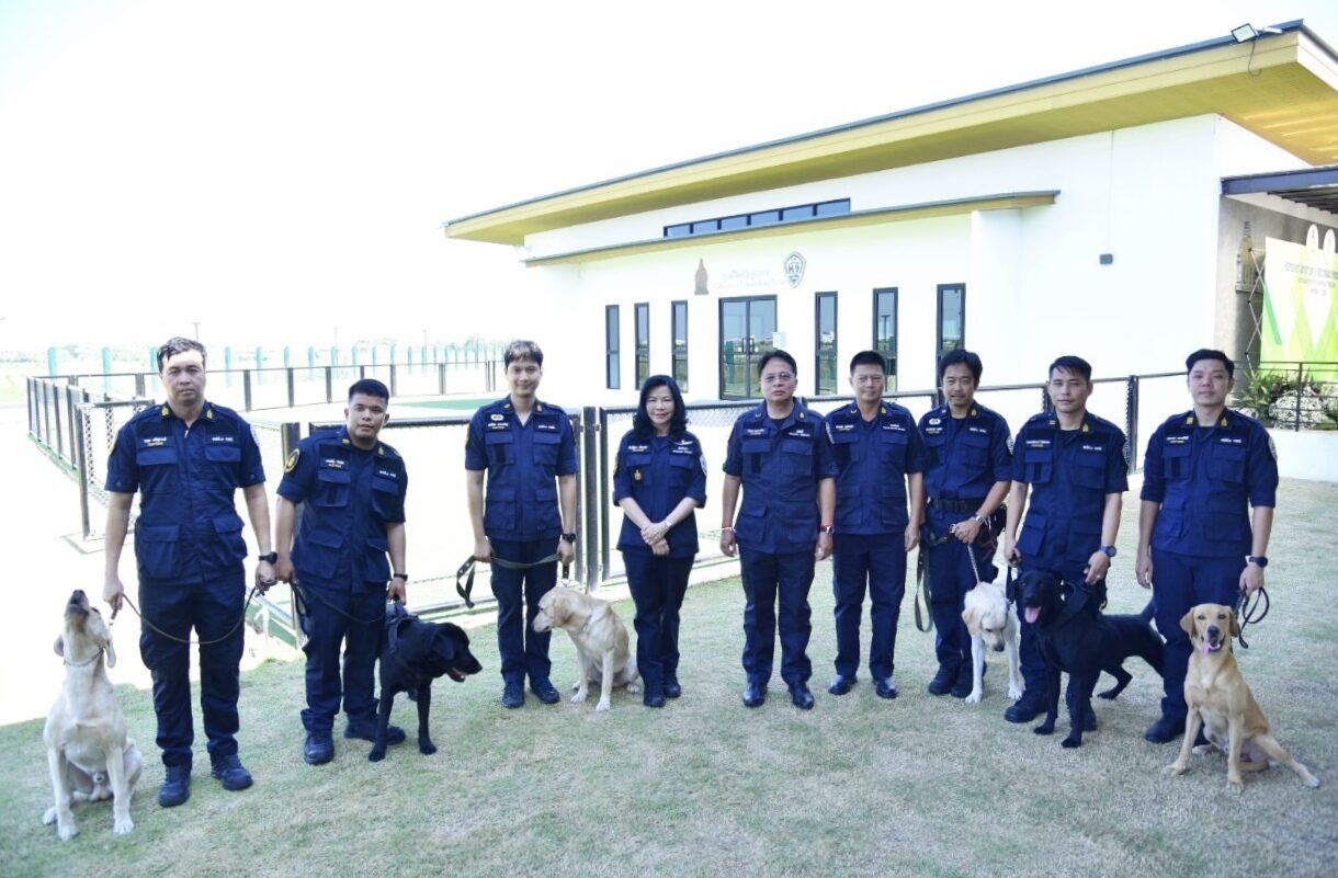 Australia Gifts Two Drug Detection Dogs to Thai Customs