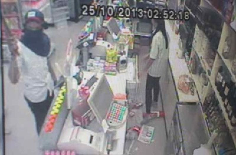 Drunk 'Polytechnic Student' Robs 7-11 Store